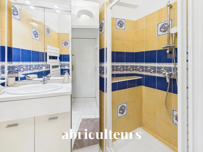 Image No.21-5 Bed Apartment for sale