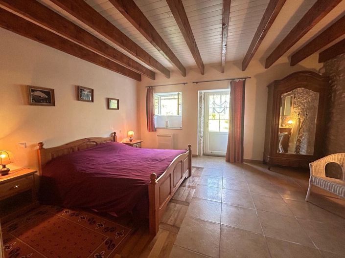 Image No.10-3 Bed House for sale