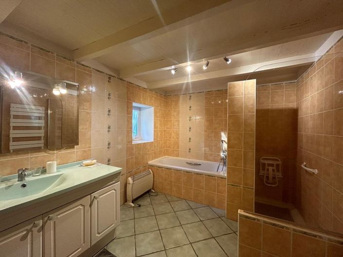 Image No.12-3 Bed House for sale