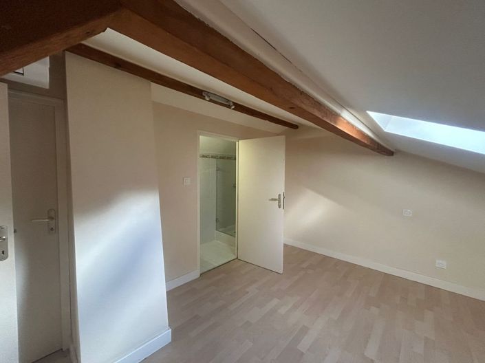 Image No.11-5 Bed House for sale