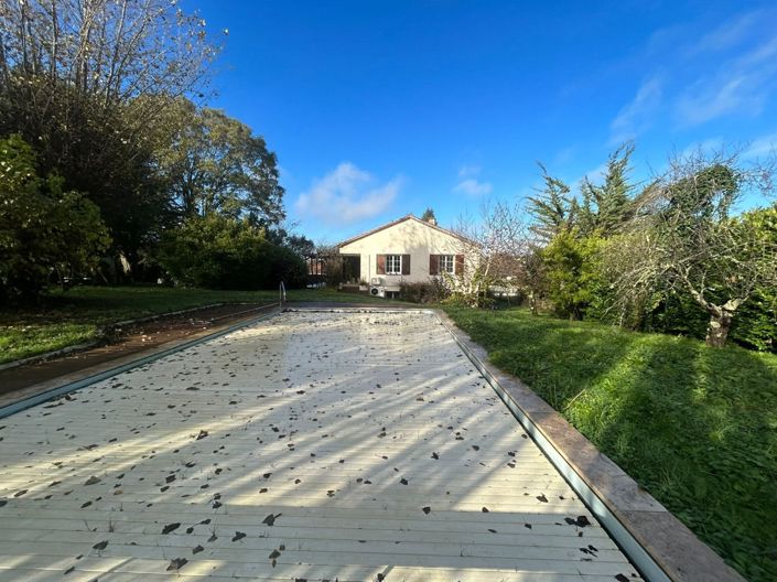 Image No.17-5 Bed House for sale