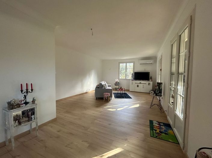 Image No.3-5 Bed House for sale