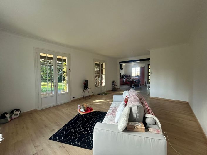 Image No.4-5 Bed House for sale