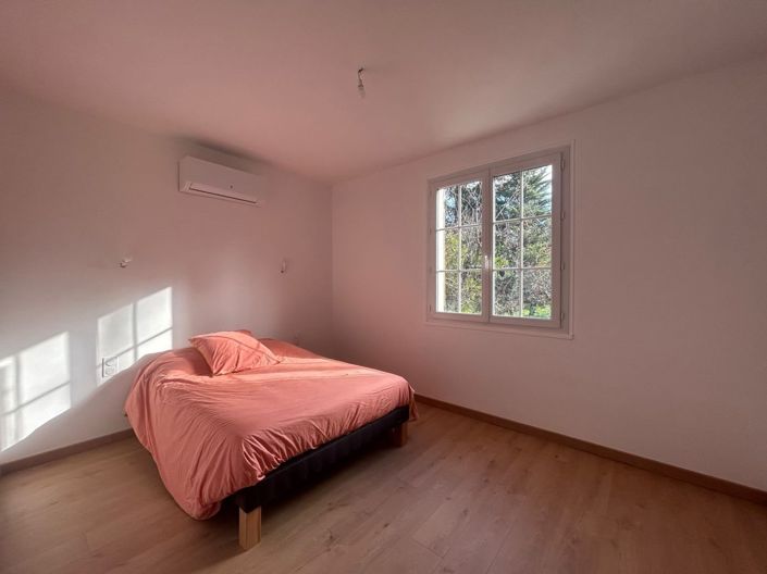 Image No.9-5 Bed House for sale