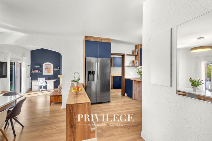 Image No.10-6 Bed House for sale