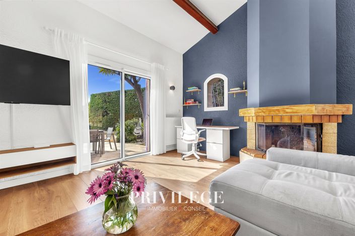 Image No.5-6 Bed House for sale