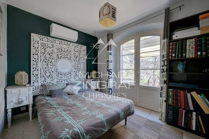 Image No.9-4 Bed House for sale