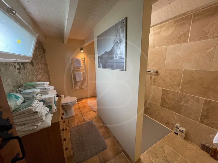 Image No.10-3 Bed House for sale