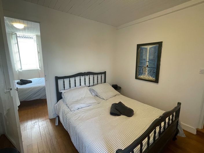 Image No.10-3 Bed House for sale