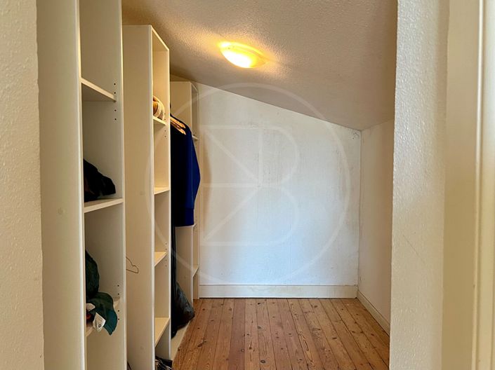 Image No.10-3 Bed House for sale