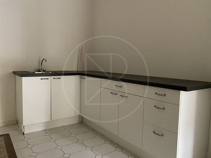 Image No.6-2 Bed House for sale