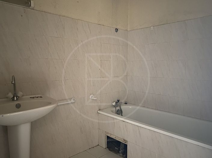 Image No.7-2 Bed House for sale