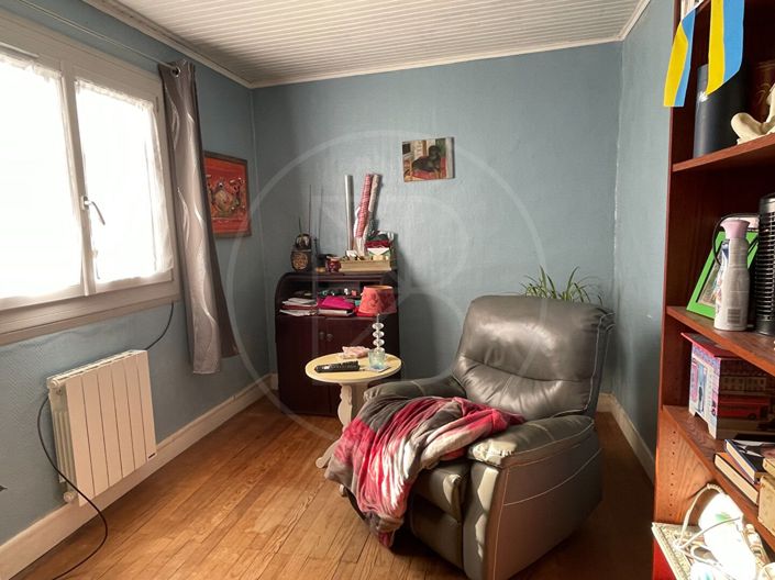 Image No.8-2 Bed House for sale