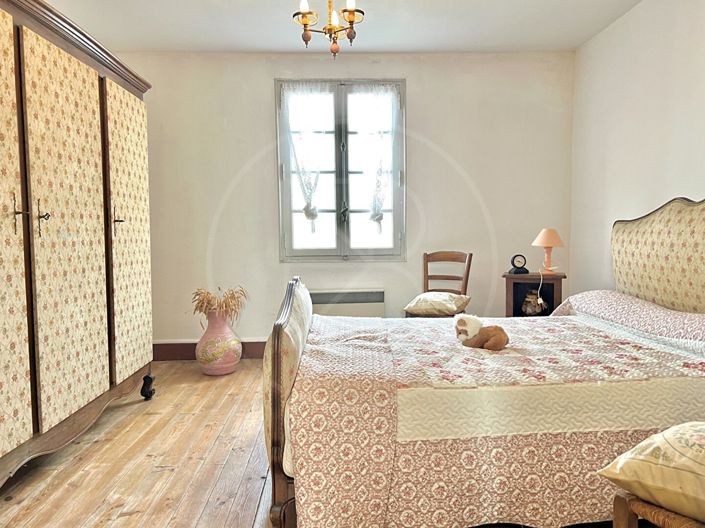 Image No.8-3 Bed House for sale