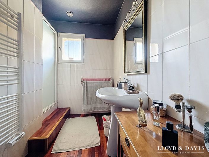 Image No.10-4 Bed House for sale