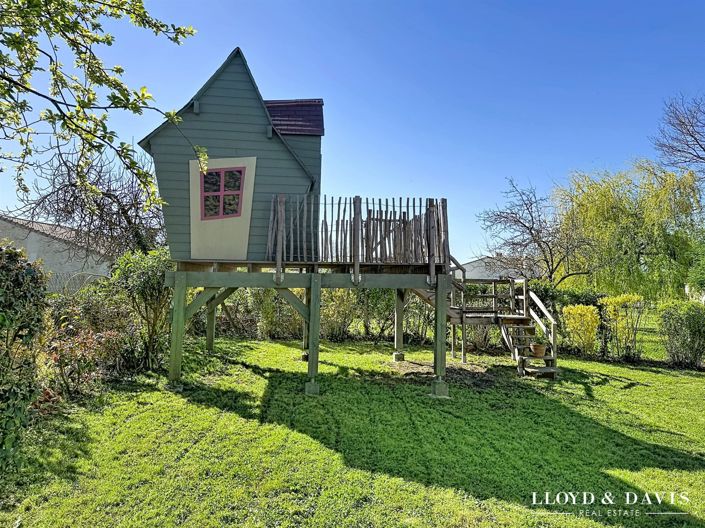 Image No.15-4 Bed House for sale