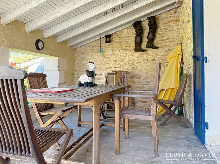 Image No.17-4 Bed House for sale