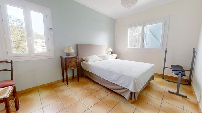 Image No.10-5 Bed House for sale