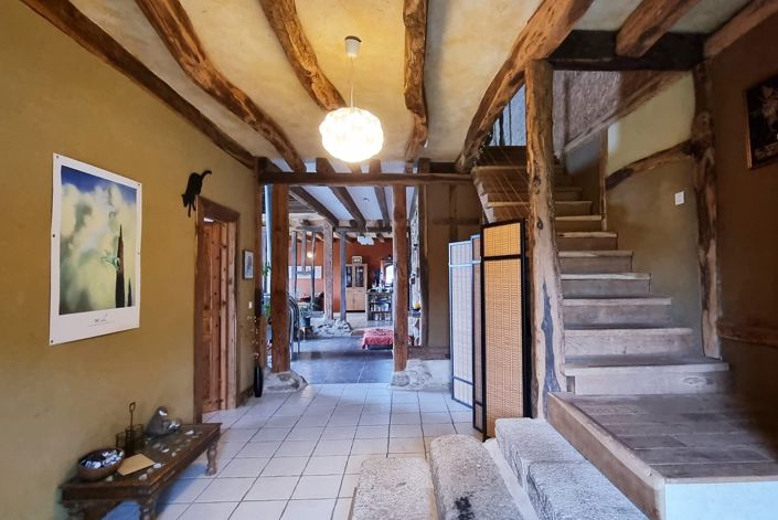 Image No.20-10 Bed House for sale