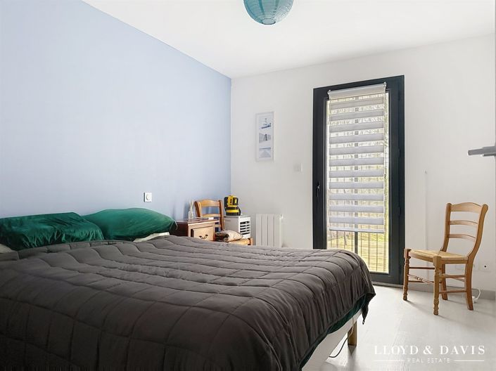 Image No.10-3 Bed House for sale