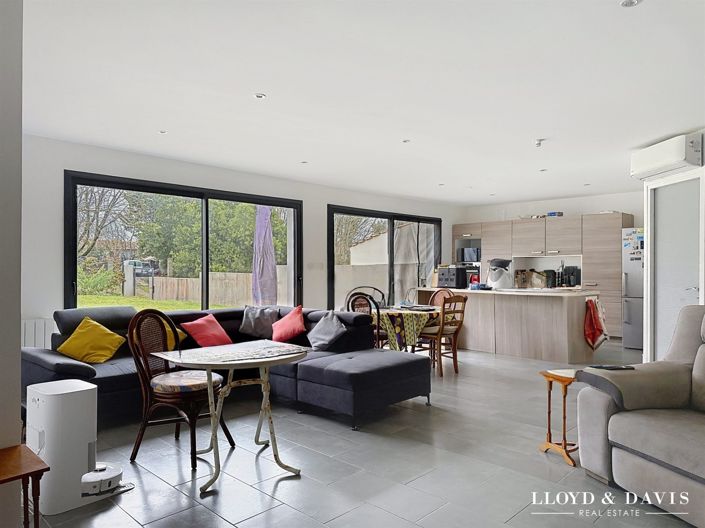 Image No.2-3 Bed House for sale