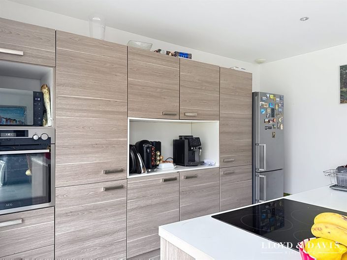 Image No.3-3 Bed House for sale