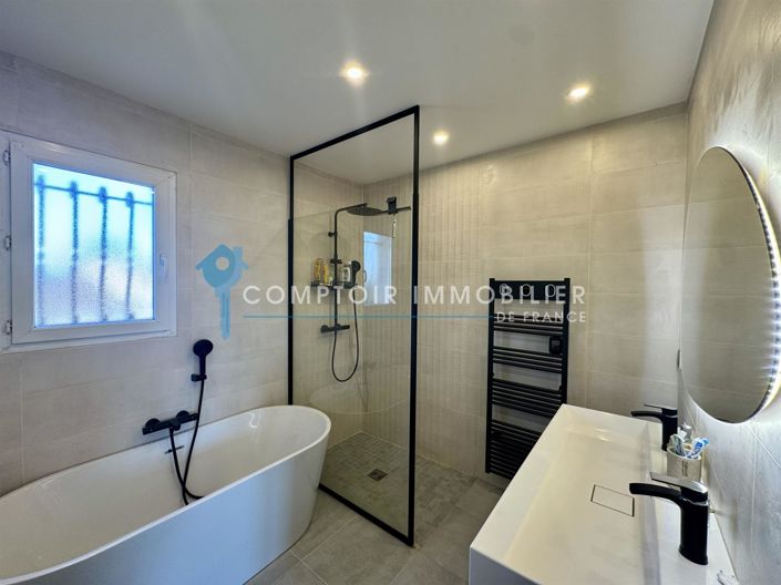 Image No.19-5 Bed House for sale