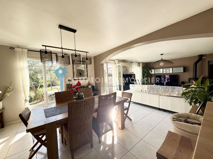 Image No.9-5 Bed House for sale