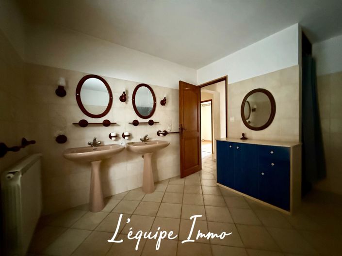 Image No.8-4 Bed House for sale