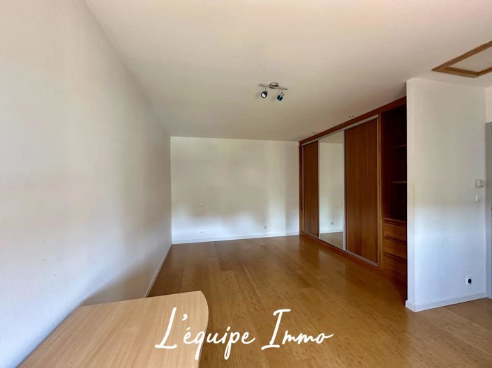 Image No.12-4 Bed House for sale