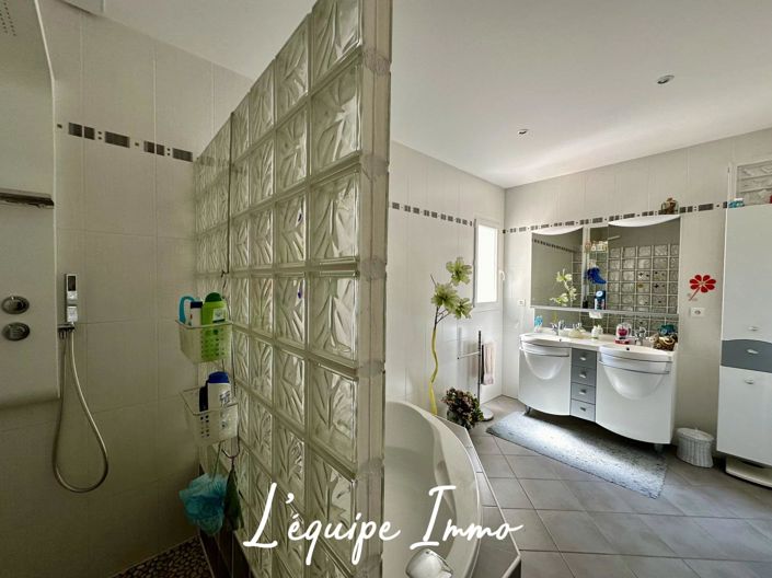 Image No.14-4 Bed House for sale