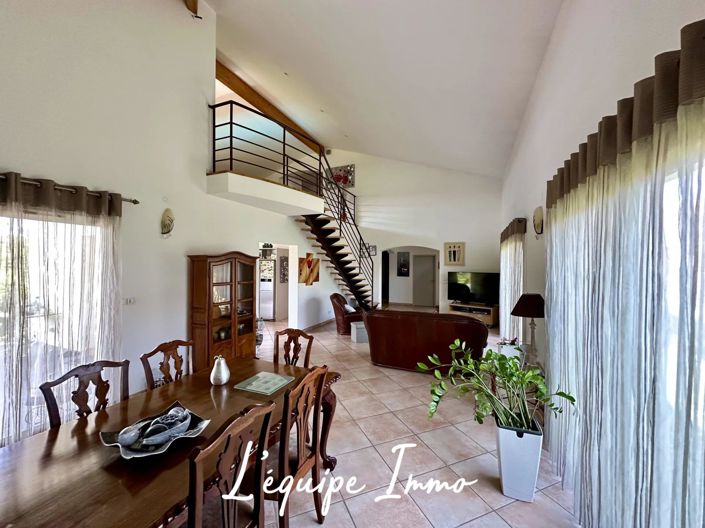 Image No.6-4 Bed House for sale