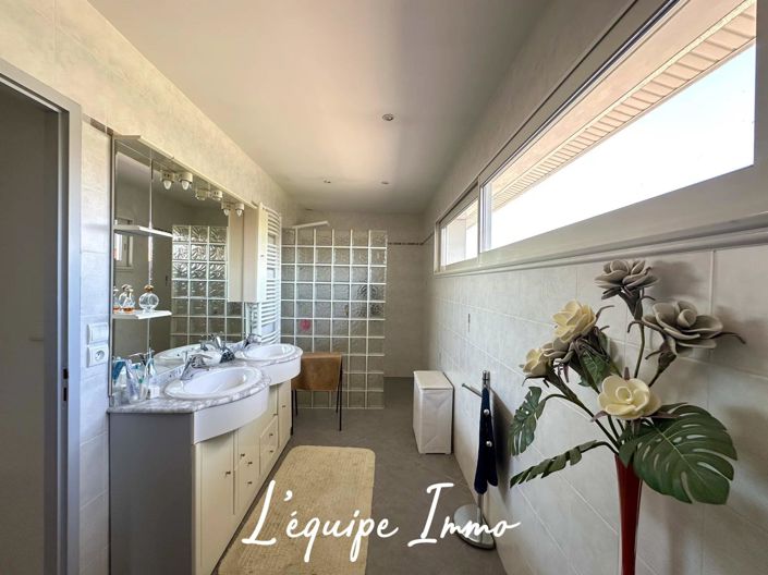 Image No.9-4 Bed House for sale