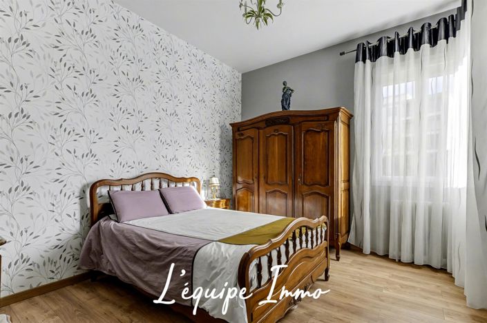 Image No.10-5 Bed House for sale