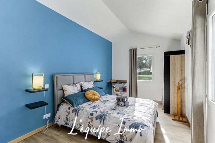 Image No.16-5 Bed House for sale