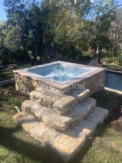 Image No.17-7 Bed House for sale