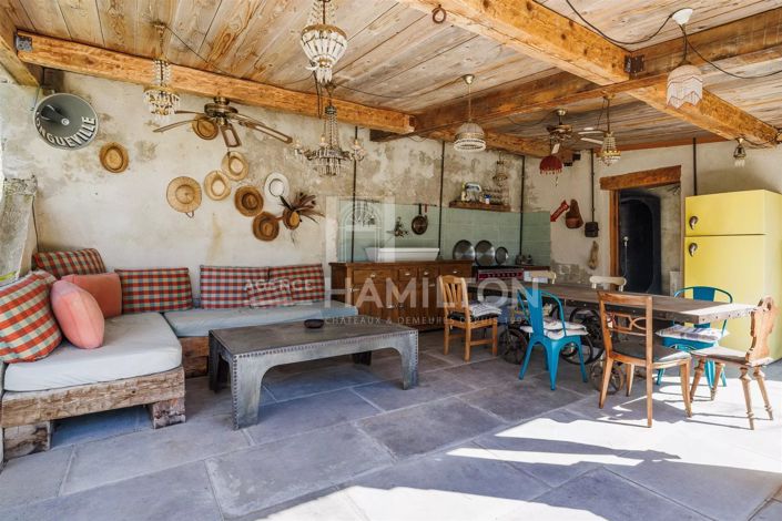 Image No.8-7 Bed House for sale