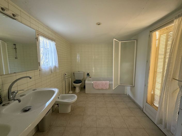 Image No.14-3 Bed House for sale