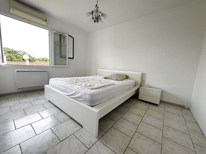 Image No.4-2 Bed House for sale