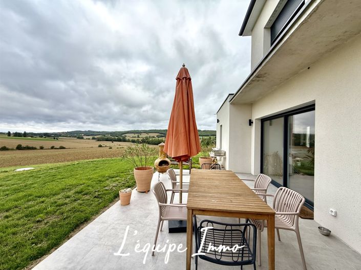 Image No.11-4 Bed House for sale