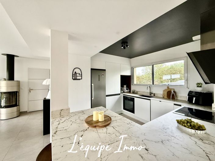 Image No.3-4 Bed House for sale