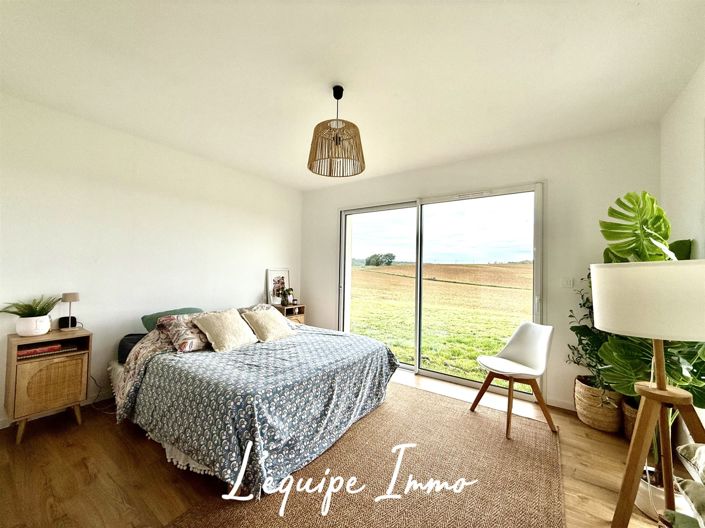 Image No.8-4 Bed House for sale