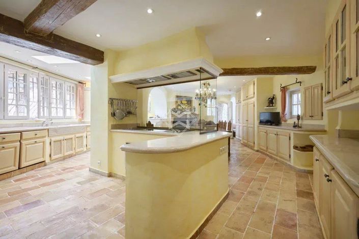 Image No.10-8 Bed House for sale