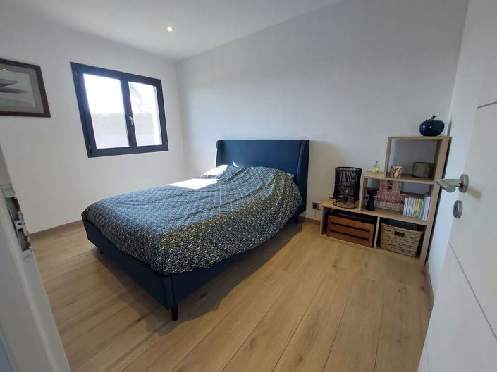 Image No.13-5 Bed House for sale