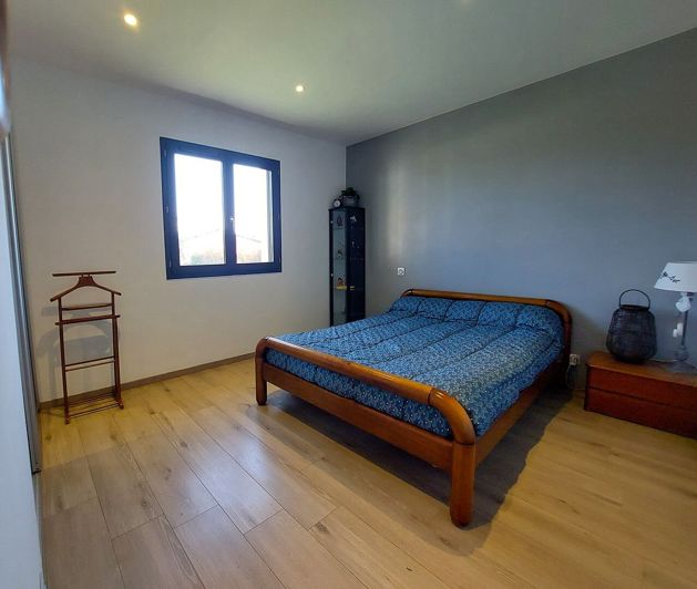 Image No.15-5 Bed House for sale