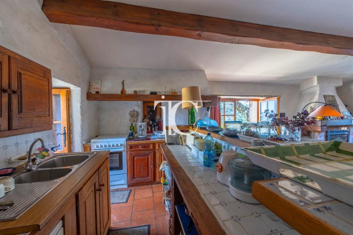 Image No.5-7 Bed House for sale