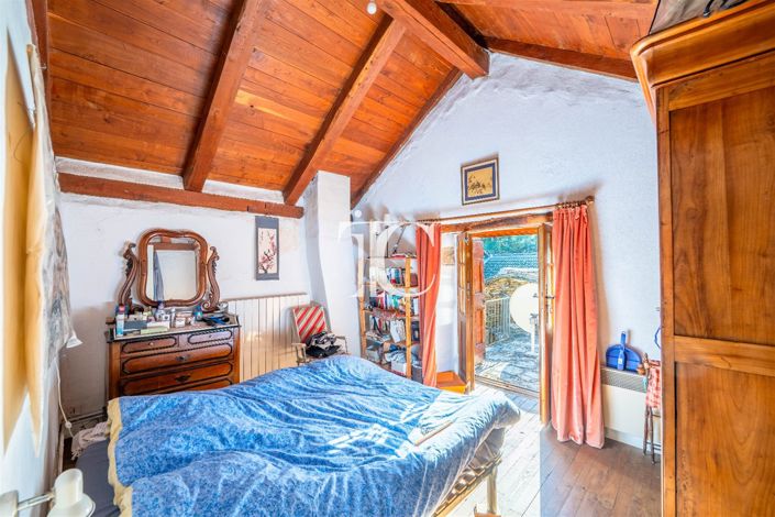 Image No.6-7 Bed House for sale