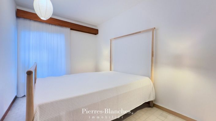 Image No.7-2 Bed House for sale