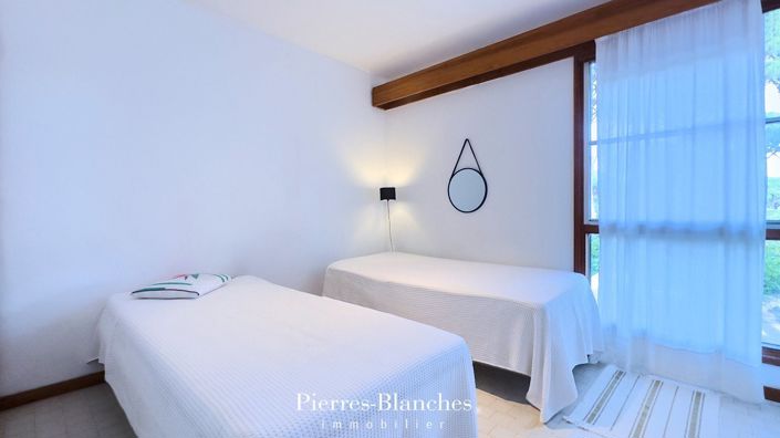 Image No.8-2 Bed House for sale