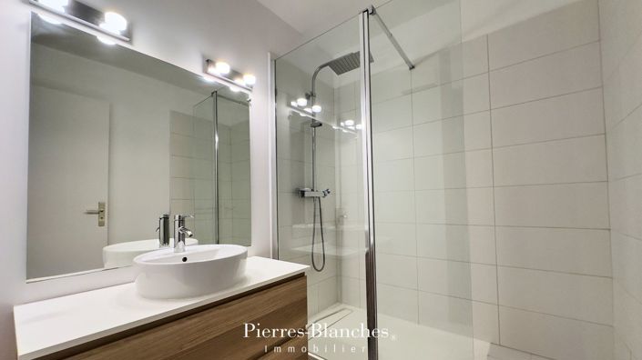 Image No.9-2 Bed House for sale